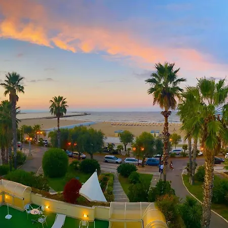 Hotel Nicotel 4*